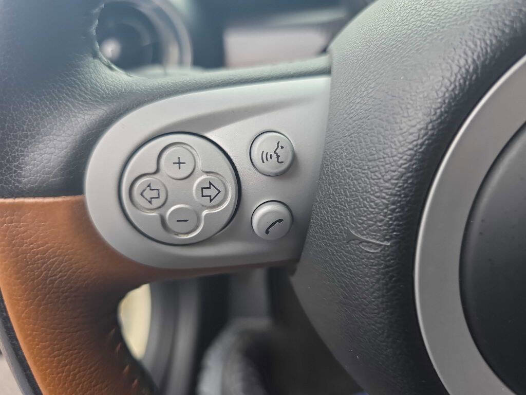 Used 2010 MINI Cooper Hardtop image 18