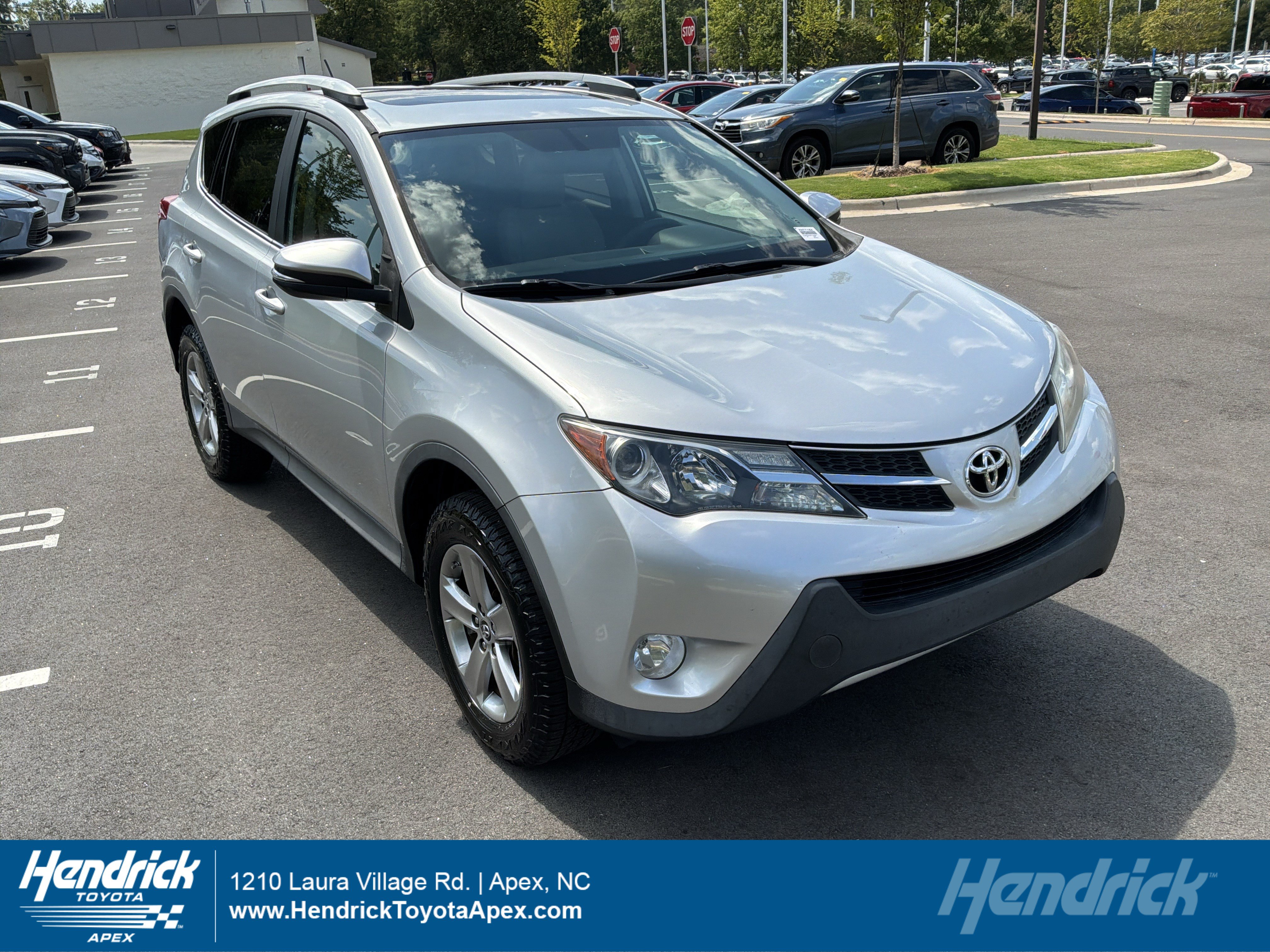 Used 2015 Toyota RAV4 XLE FWD image 1
