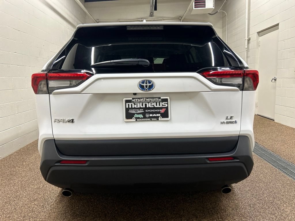 Used 2024 Toyota RAV4 LE AWD/4WD image 3
