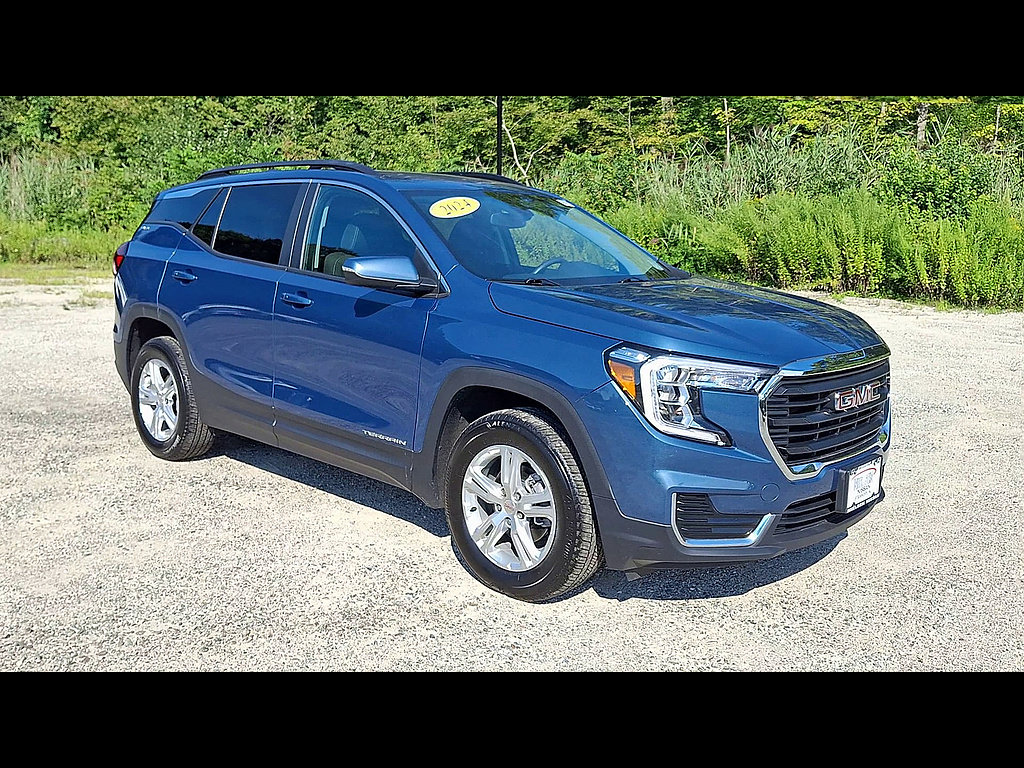 Used 2024 GMC Terrain SLE w/ Driver Convenience Package AWD/4WD image 2