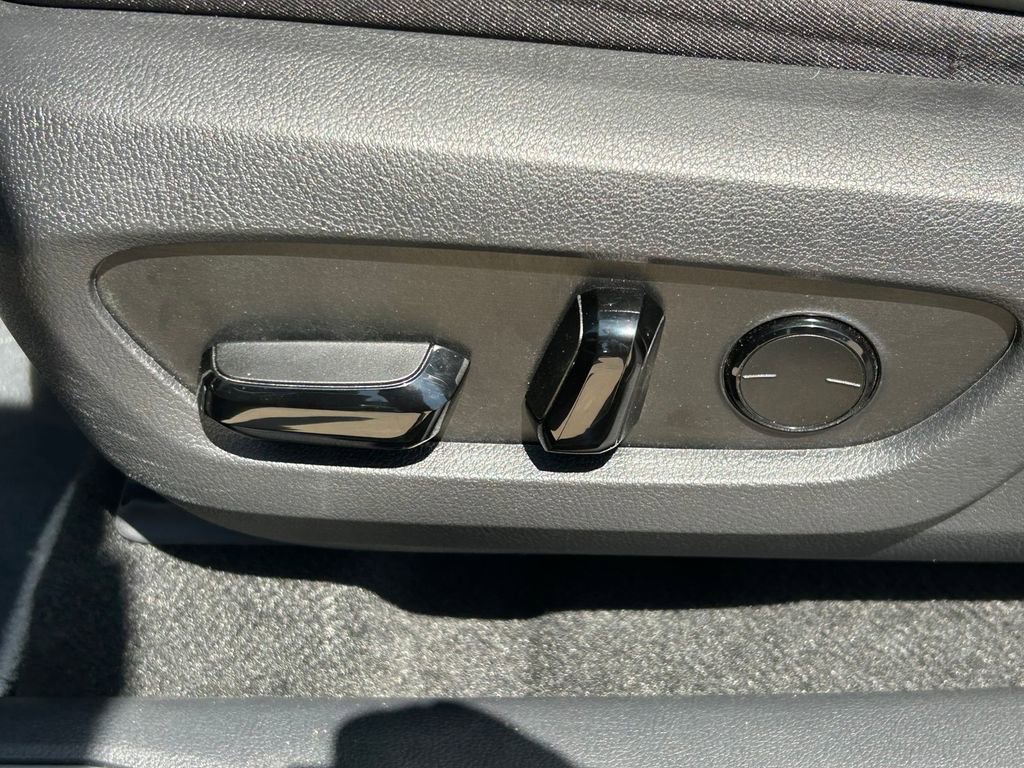 Used 2024 Lexus RX 500h F Sport w/ Convenience Package image 27