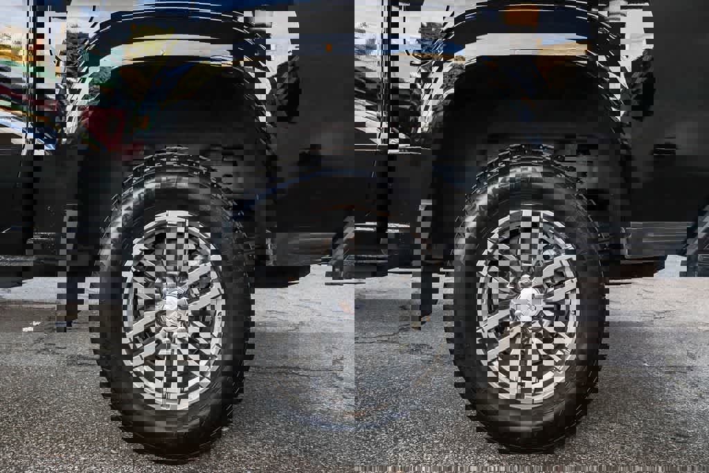 Used 2024 Chevrolet Colorado LT w/ LT Convenience Package image 10