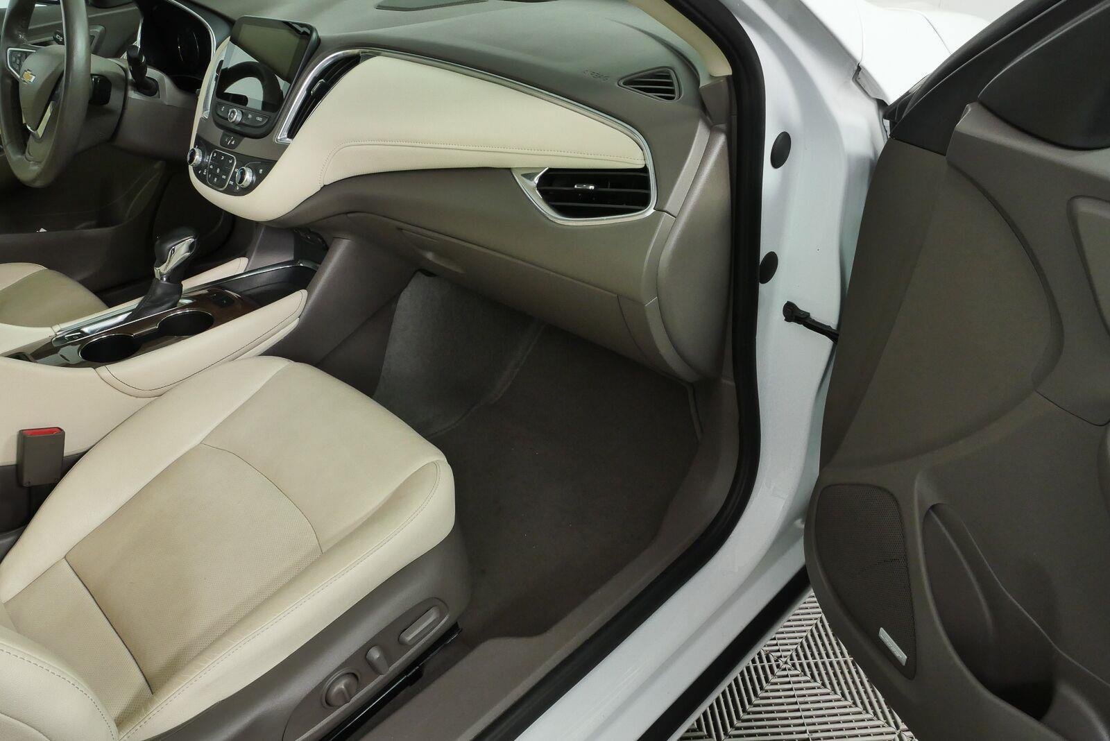 Certified 2024 Chevrolet Malibu LT FWD image 24