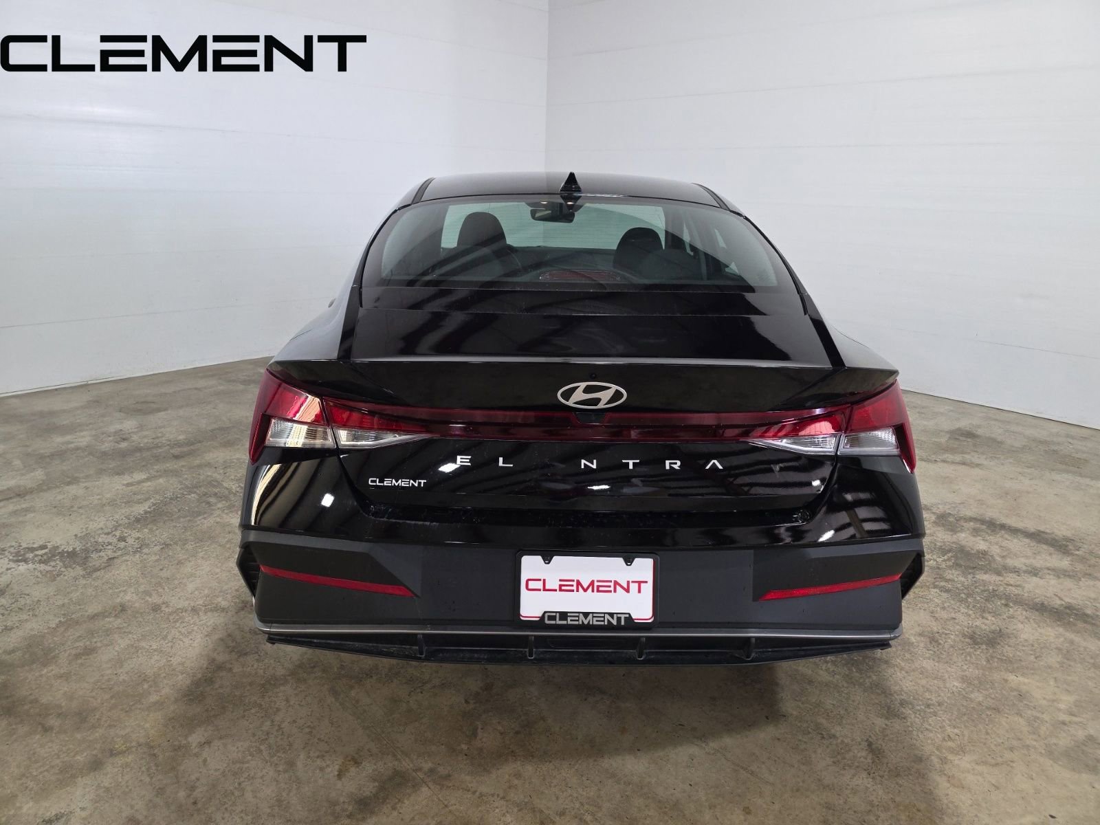 Used 2025 Hyundai Elantra SE image 7