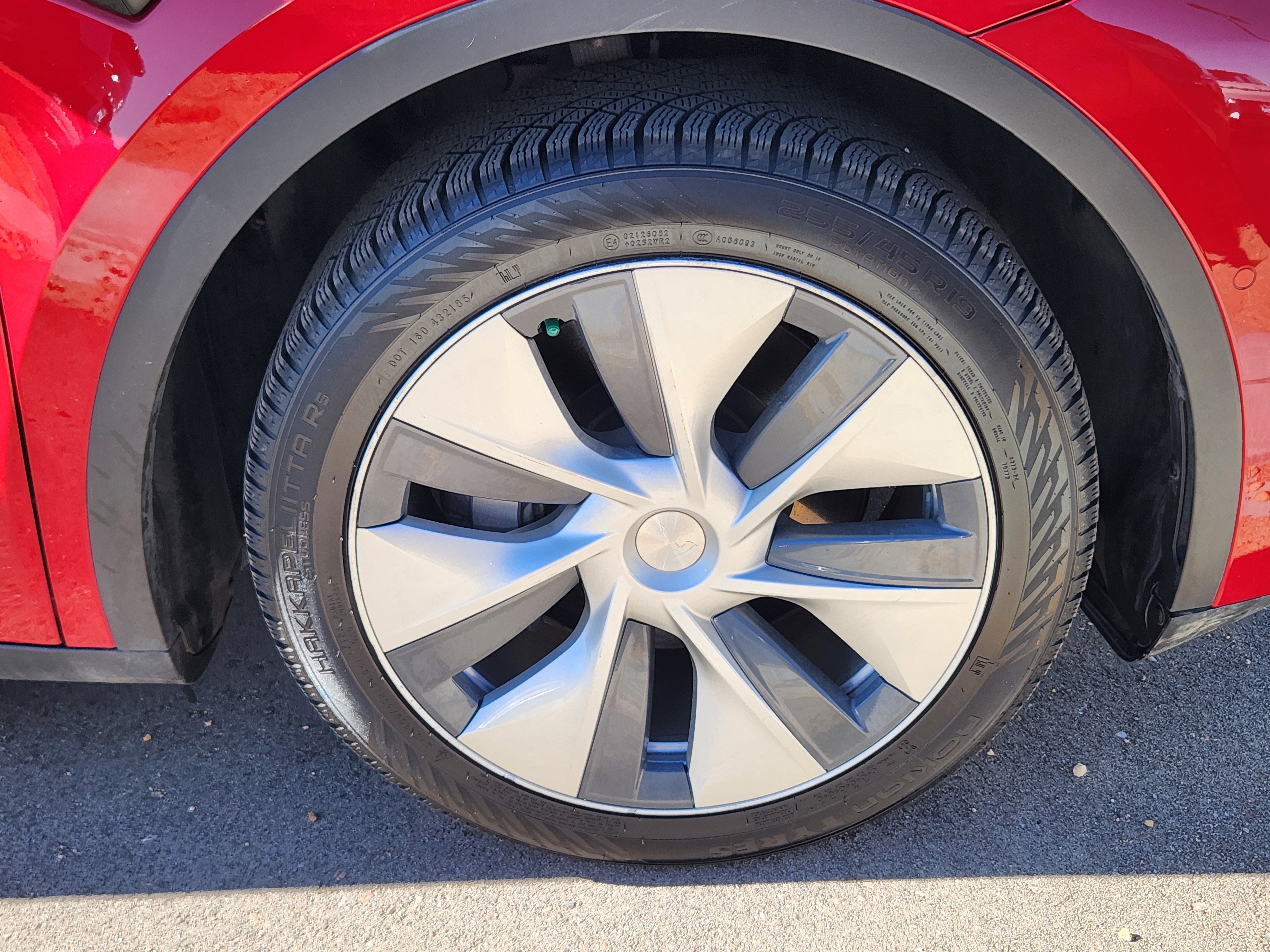 Used 2020 Tesla Model Y Long Range image 19