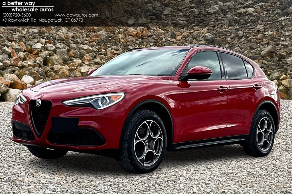 Used 2022 Alfa Romeo Stelvio Sprint image 1