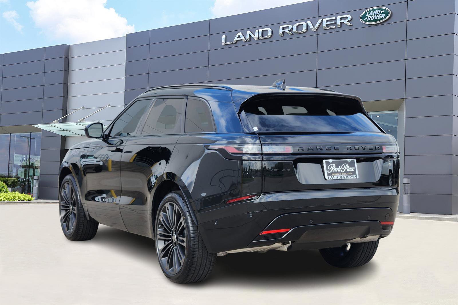 New 2026 Land Rover Range Rover Velar Dynamic SE image 4