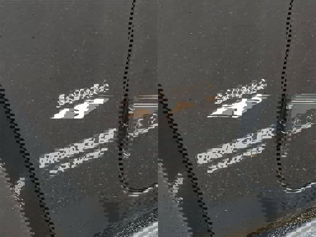 Used 2017 Jeep Wrangler Unlimited Sahara w/ Connectivity Group image 12