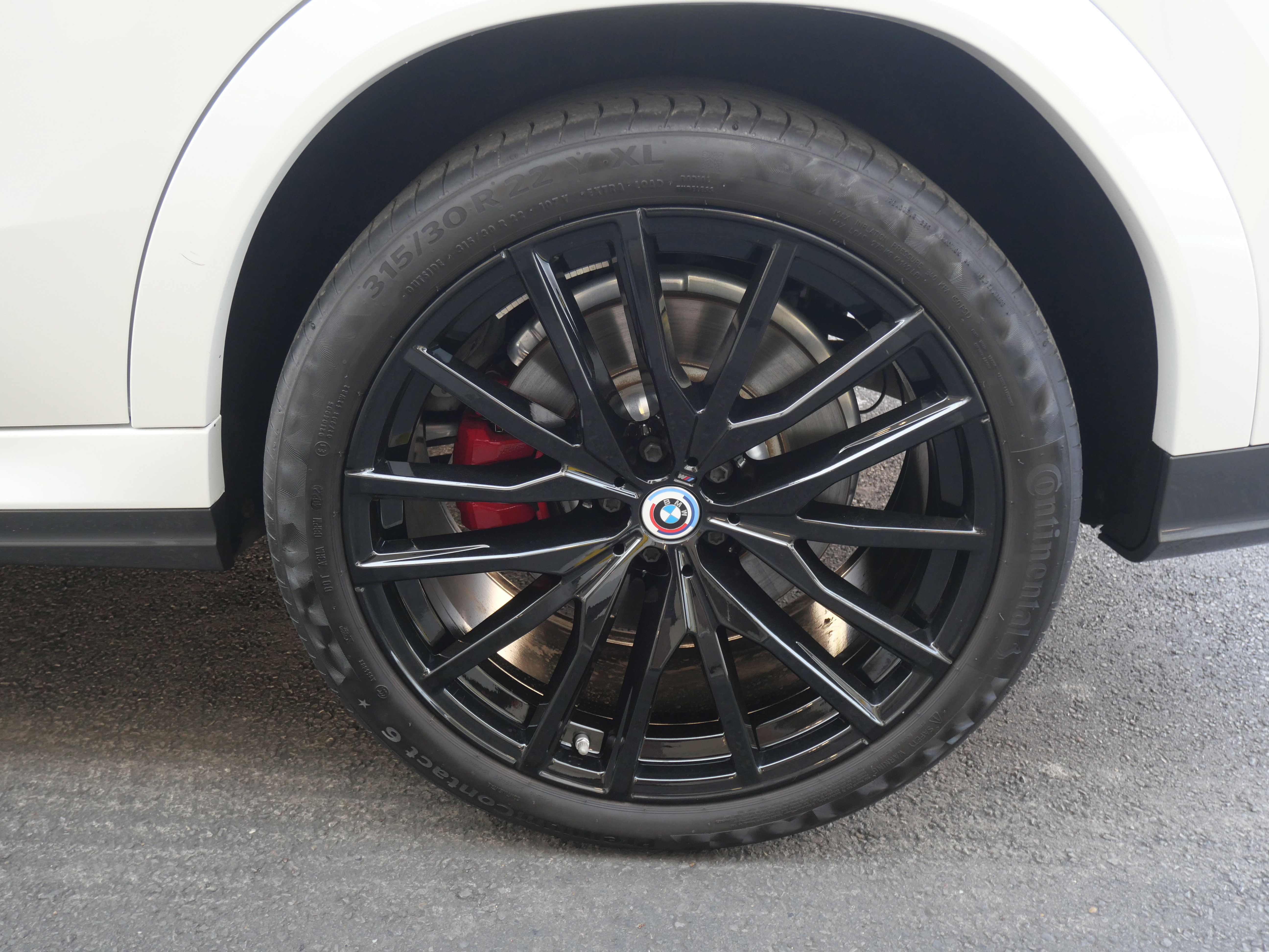 Used 2023 BMW X6 M50i w/ Executive Package image 7