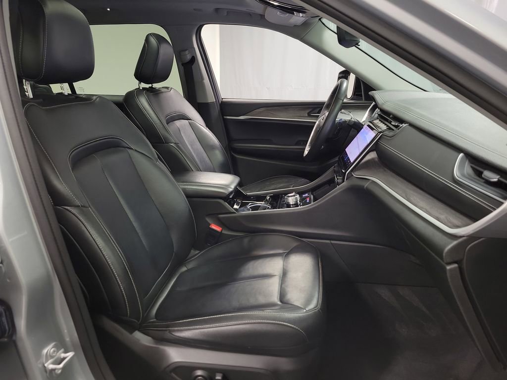 Used 2023 Jeep Grand Cherokee L Limited AWD/4WD image 28