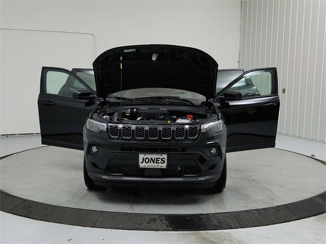 New 2026 Jeep Compass Latitude image 10