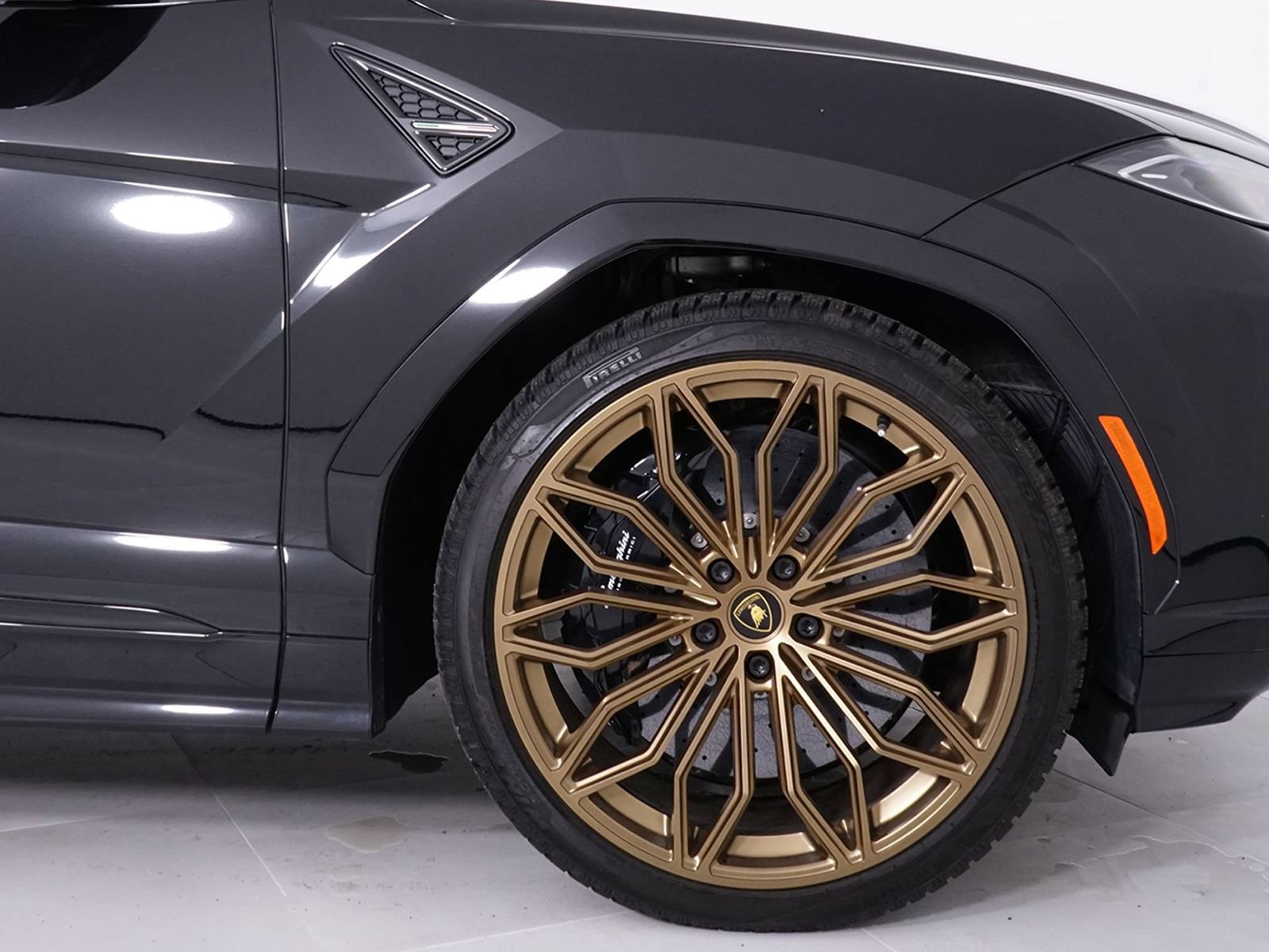Used 2025 Lamborghini Urus S AWD/4WD image 16