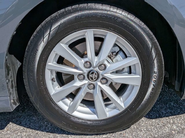 Used 2025 Toyota Camry LE FWD image 12