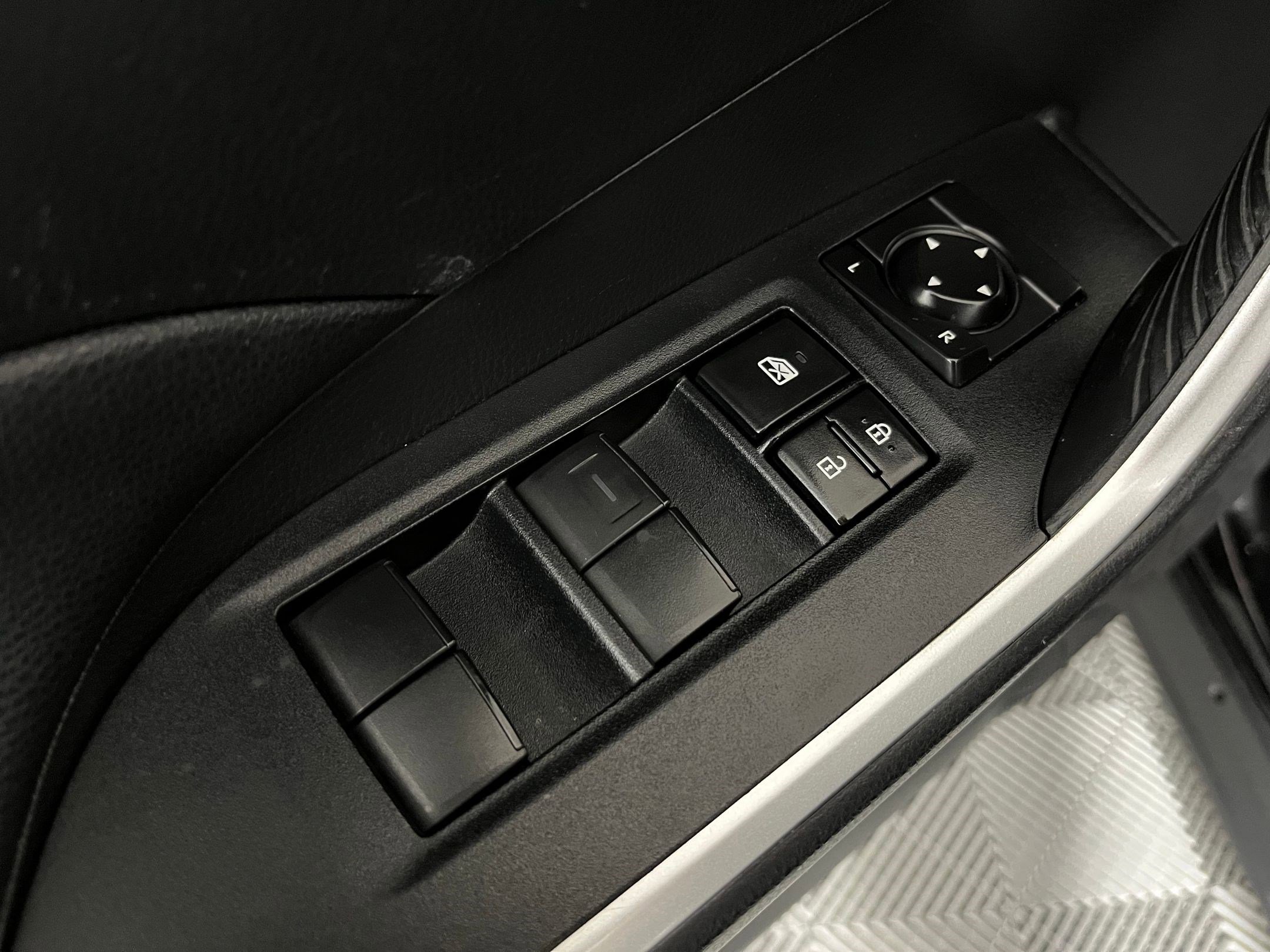 Used 2021 Toyota RAV4 LE image 20