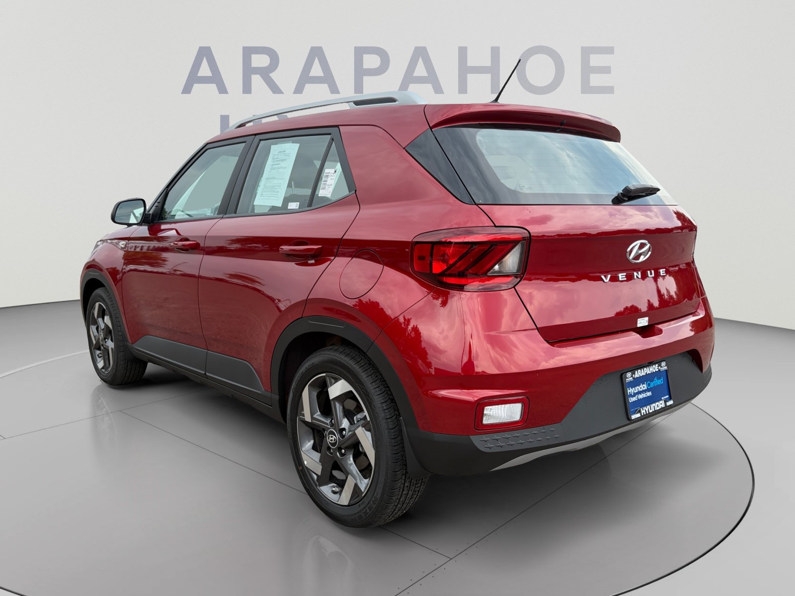 Used 2025 Hyundai Venue SEL FWD image 3