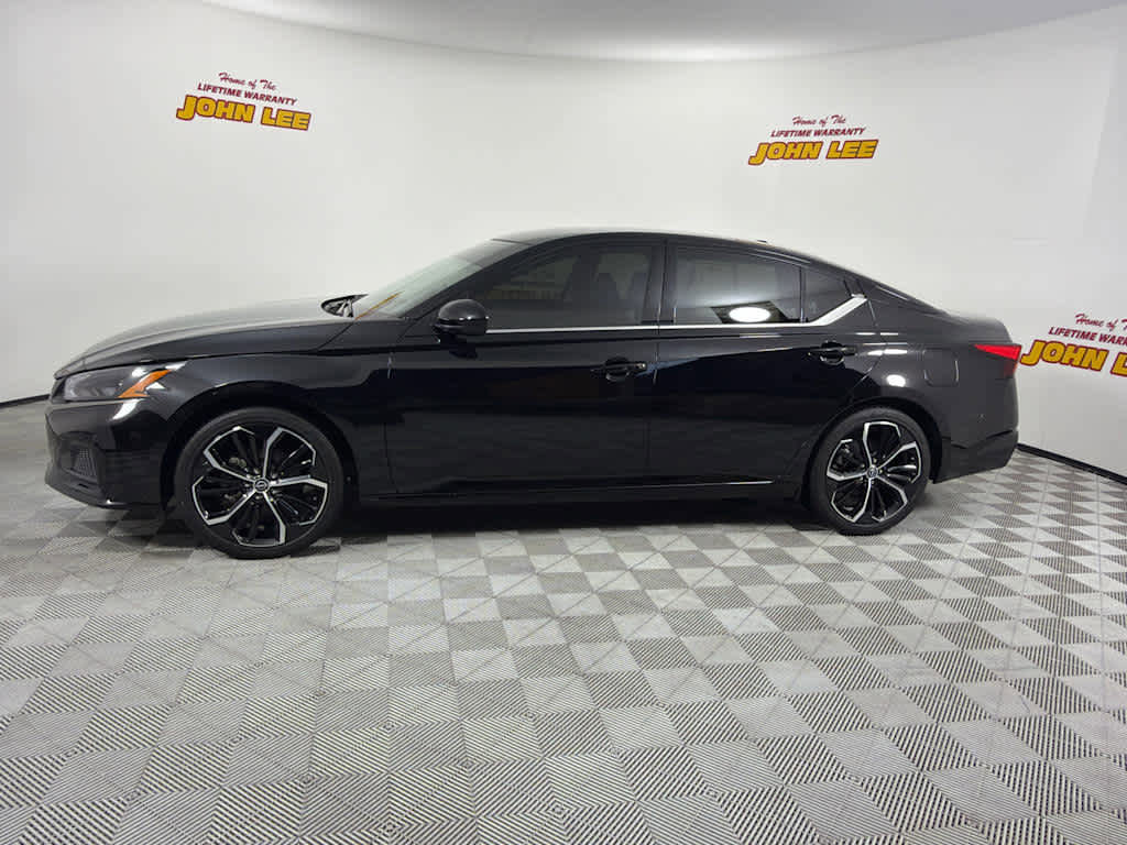 Certified 2025 Nissan Altima 2.5 SR FWD image 2