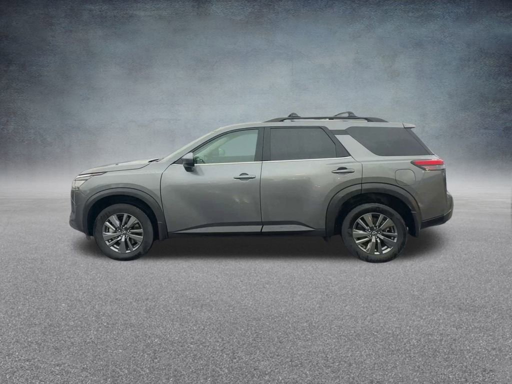 Used 2024 Nissan Pathfinder SV image 14
