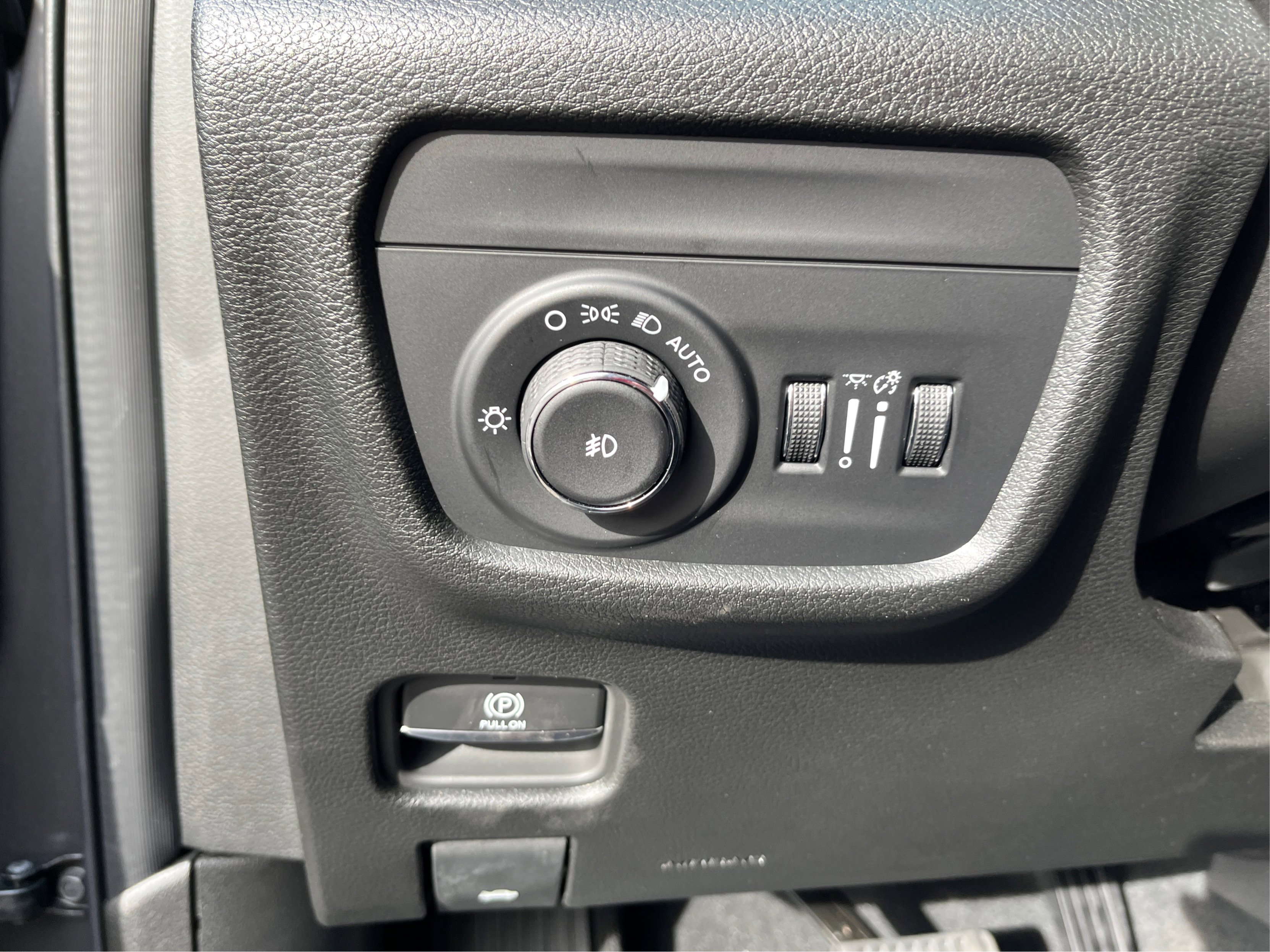 New 2025 Jeep Grand Cherokee Limited w/ Black Appearance Package image 21