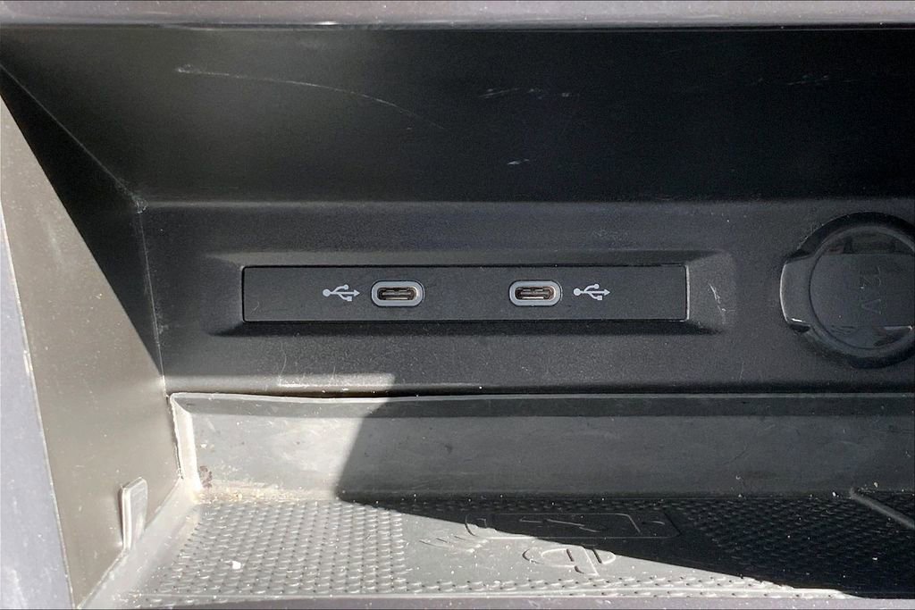 Used 2022 Volkswagen Tiguan SE w/ Panoramic Sunroof Package image 29