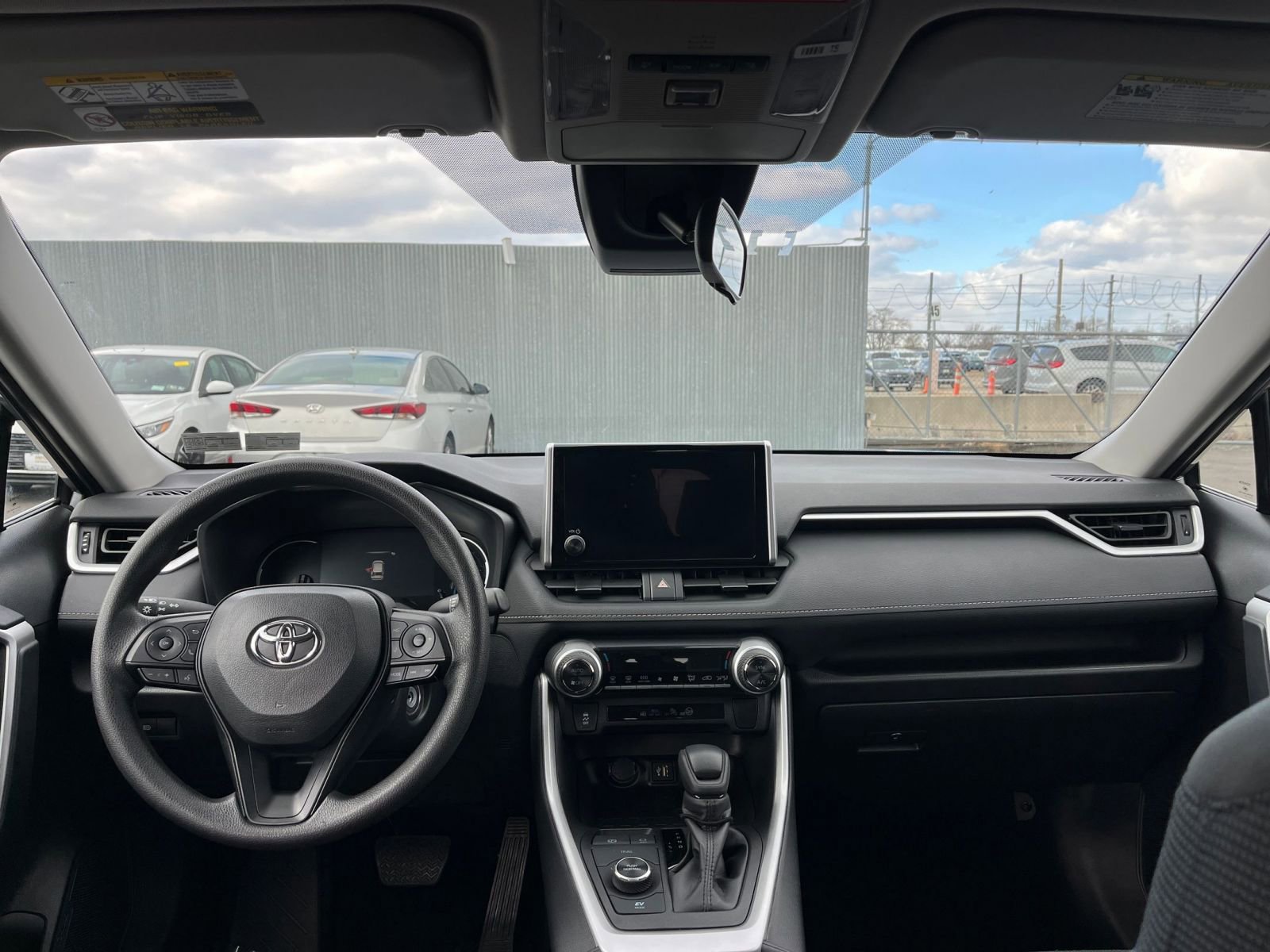 Used 2025 Toyota RAV4 LE image 32