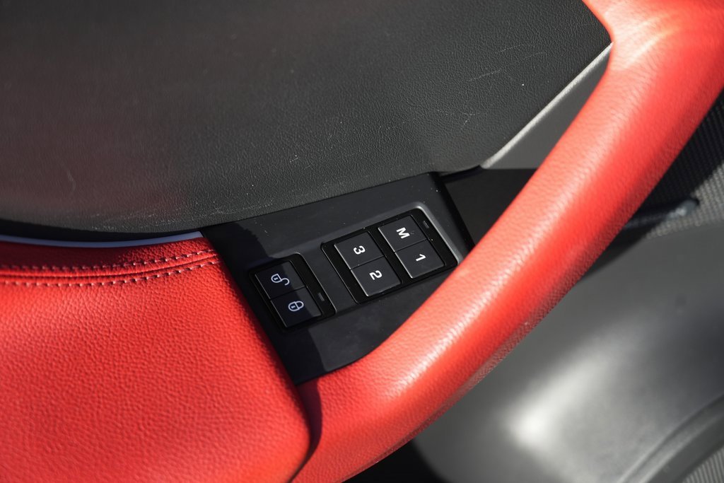 Used 2017 Jaguar F-PACE R-Sport image 31