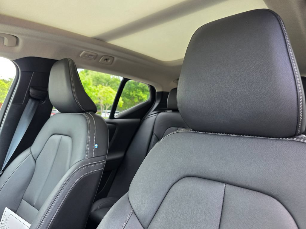 Used 2026 Volvo XC40 B5 Plus AWD/4WD image 13