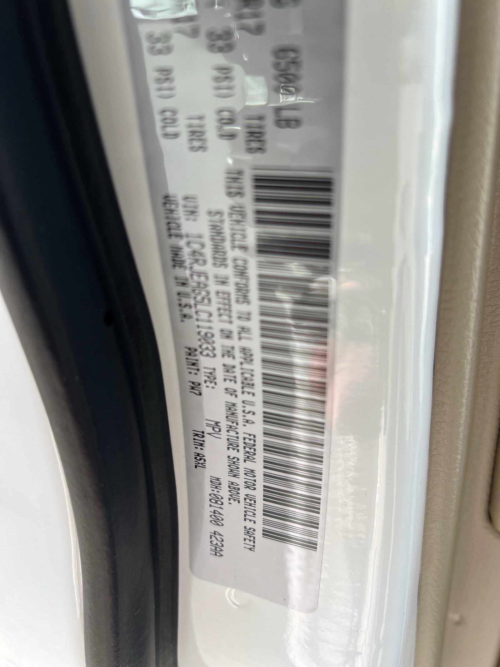 Used 2020 Jeep Grand Cherokee Laredo RWD image 32