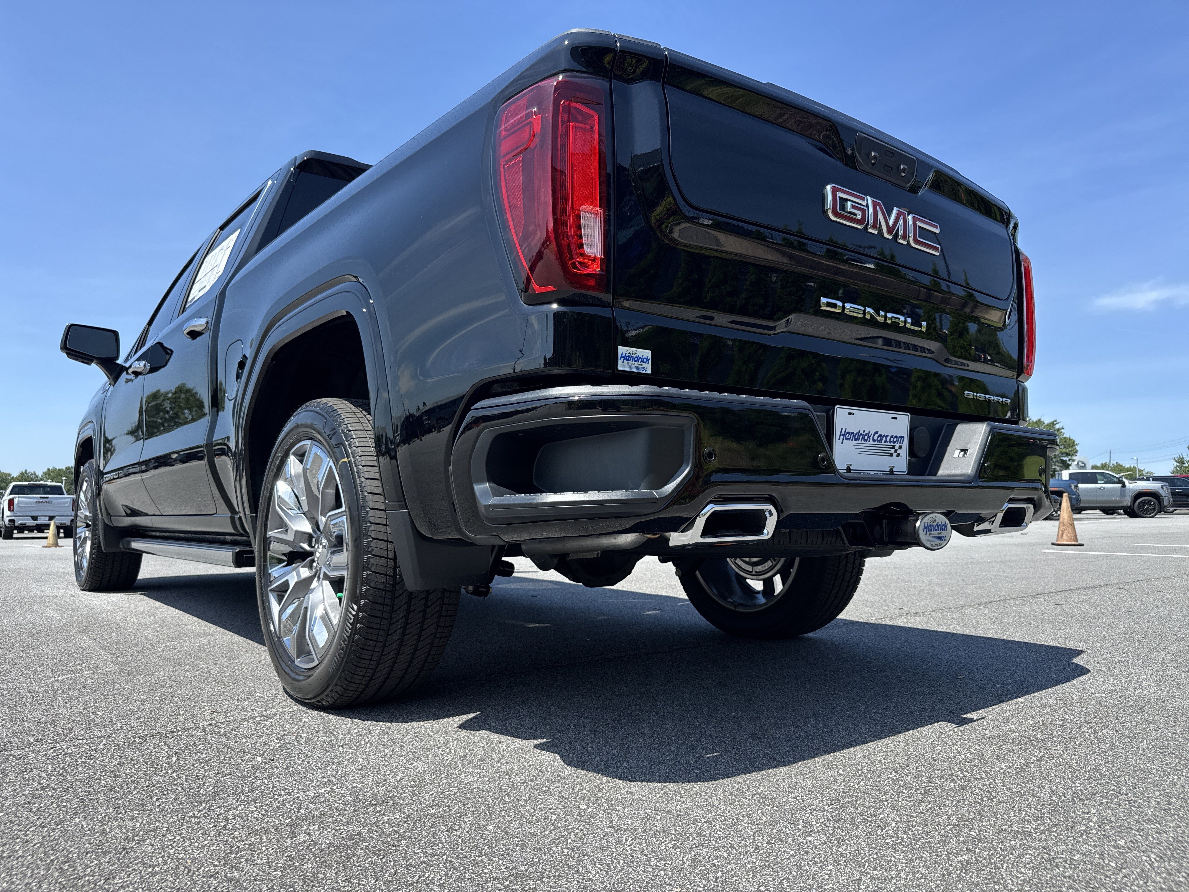 New 2026 GMC Sierra 1500 Denali w/ Denali Reserve Package AWD/4WD image 8