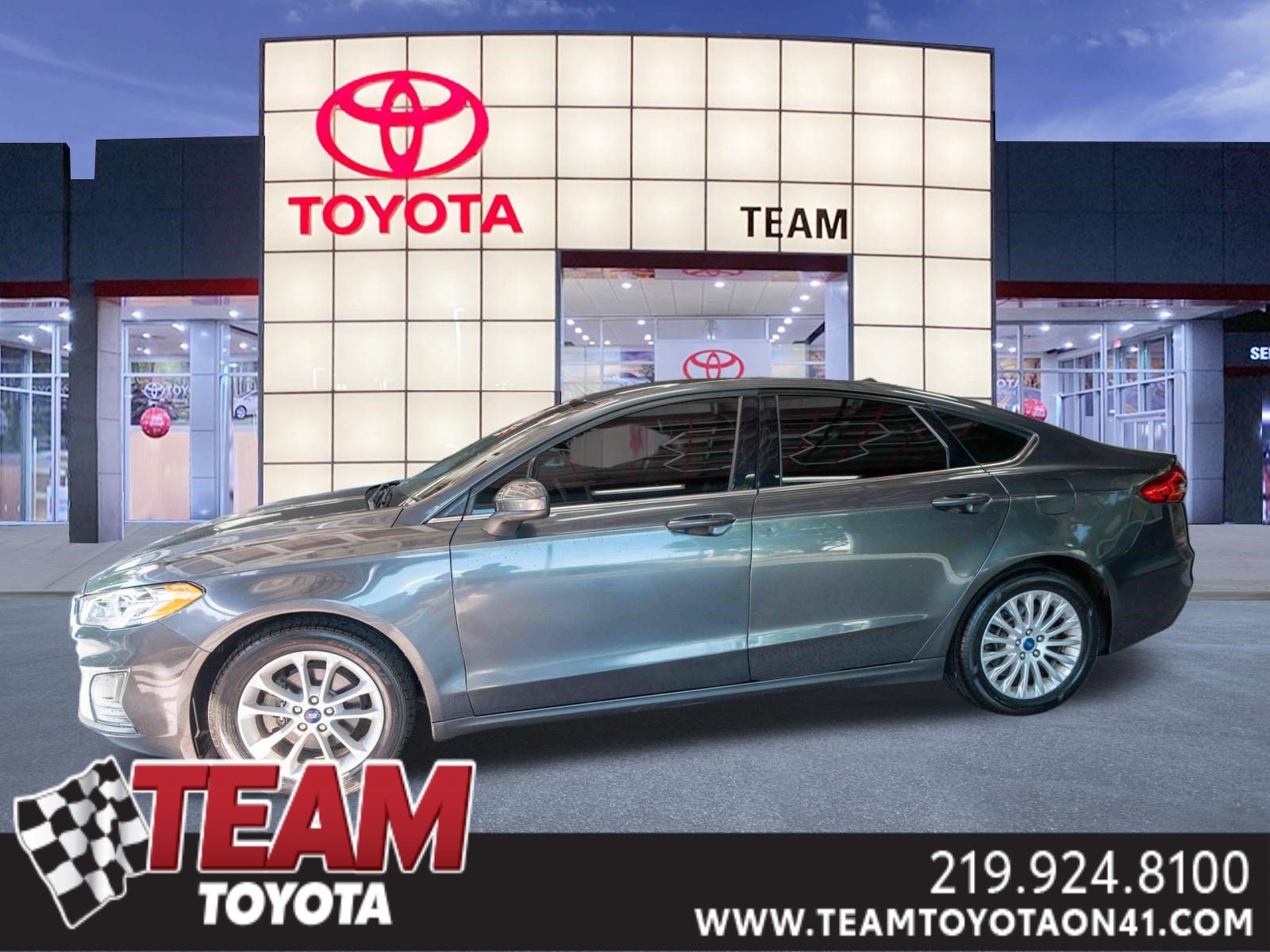 Used 2020 Ford Fusion SE FWD image 1