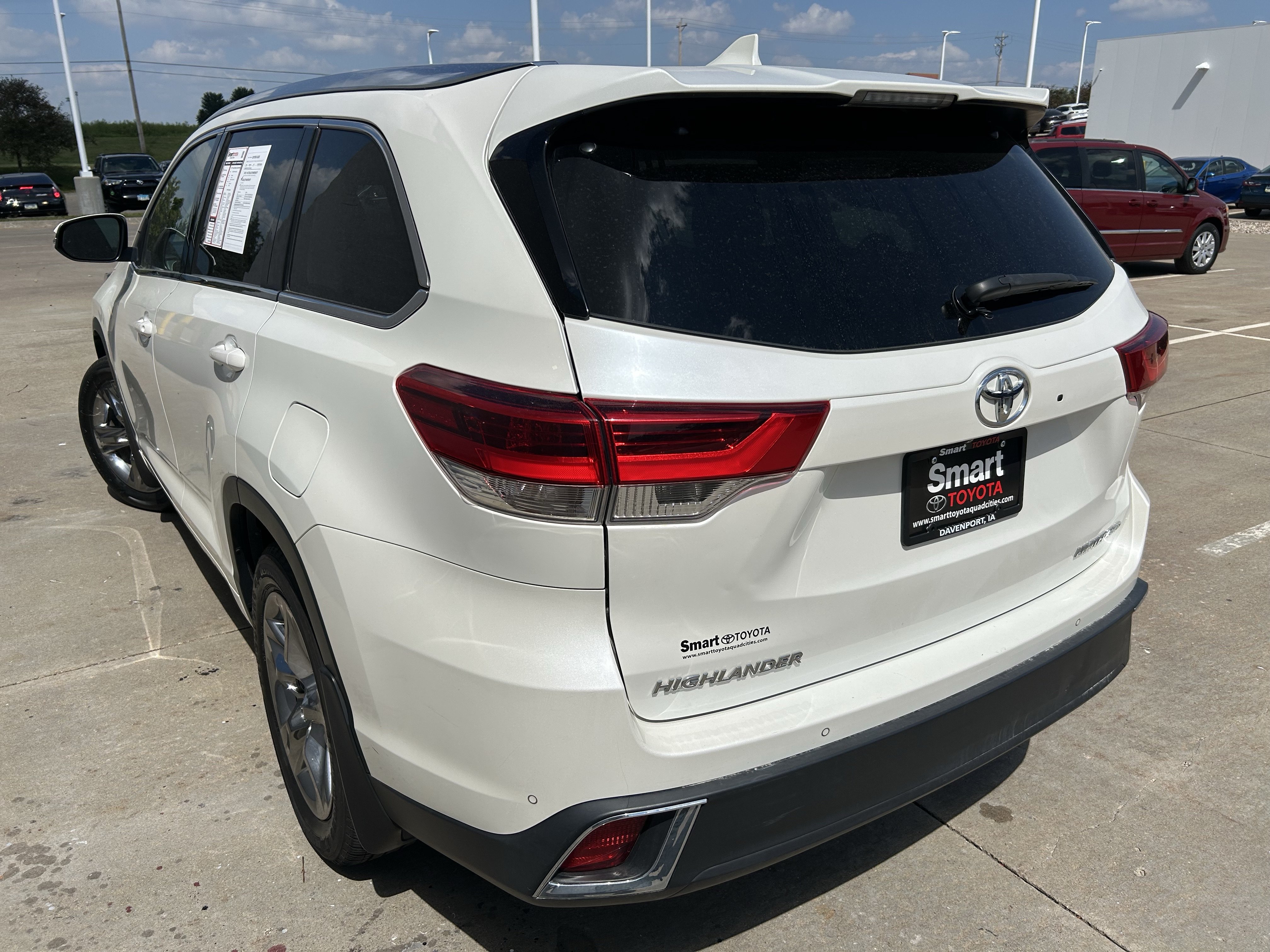 Used 2017 Toyota Highlander Limited Platinum AWD/4WD image 32