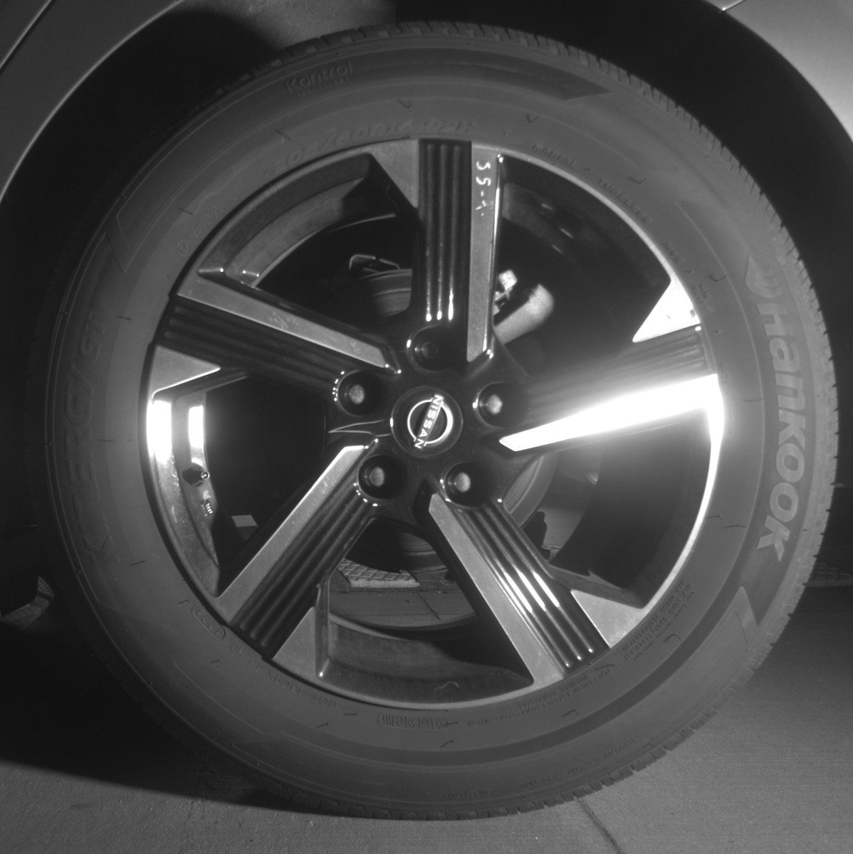 Used 2025 Nissan Sentra SV FWD image 14