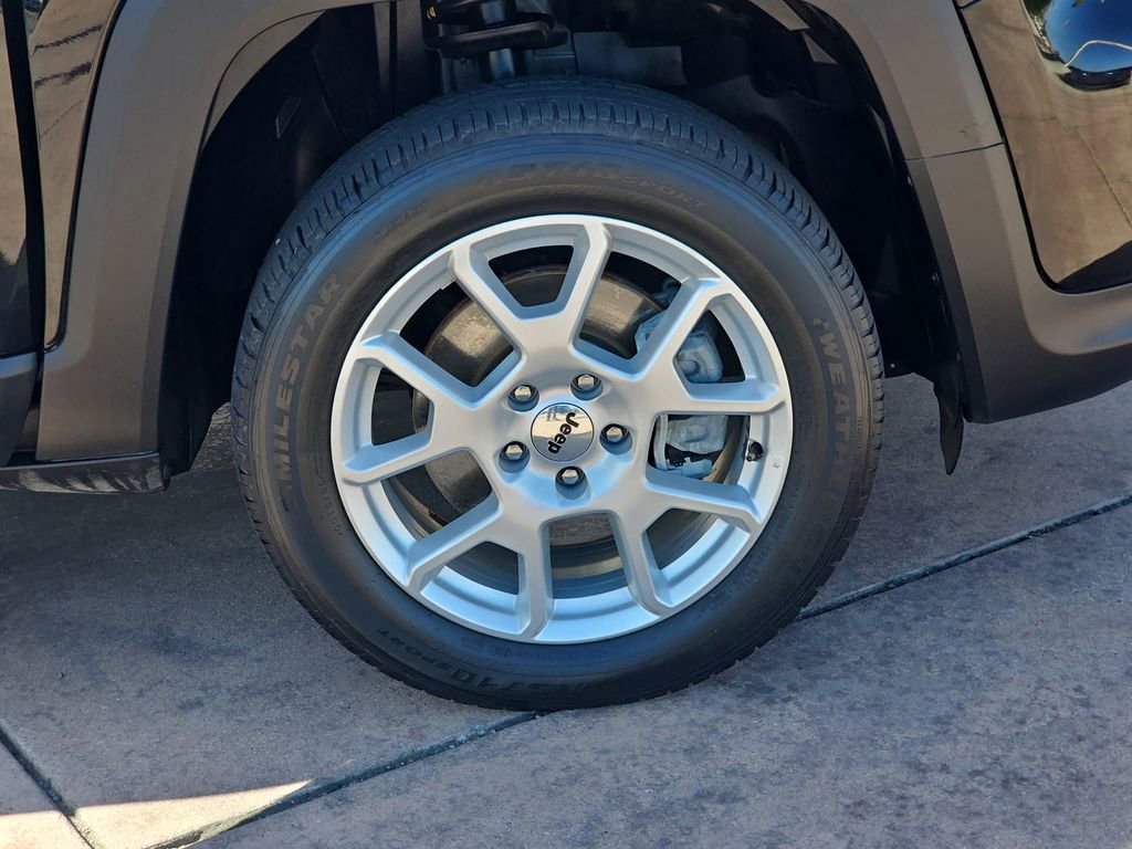 Used 2022 Jeep Renegade Latitude AWD/4WD image 38