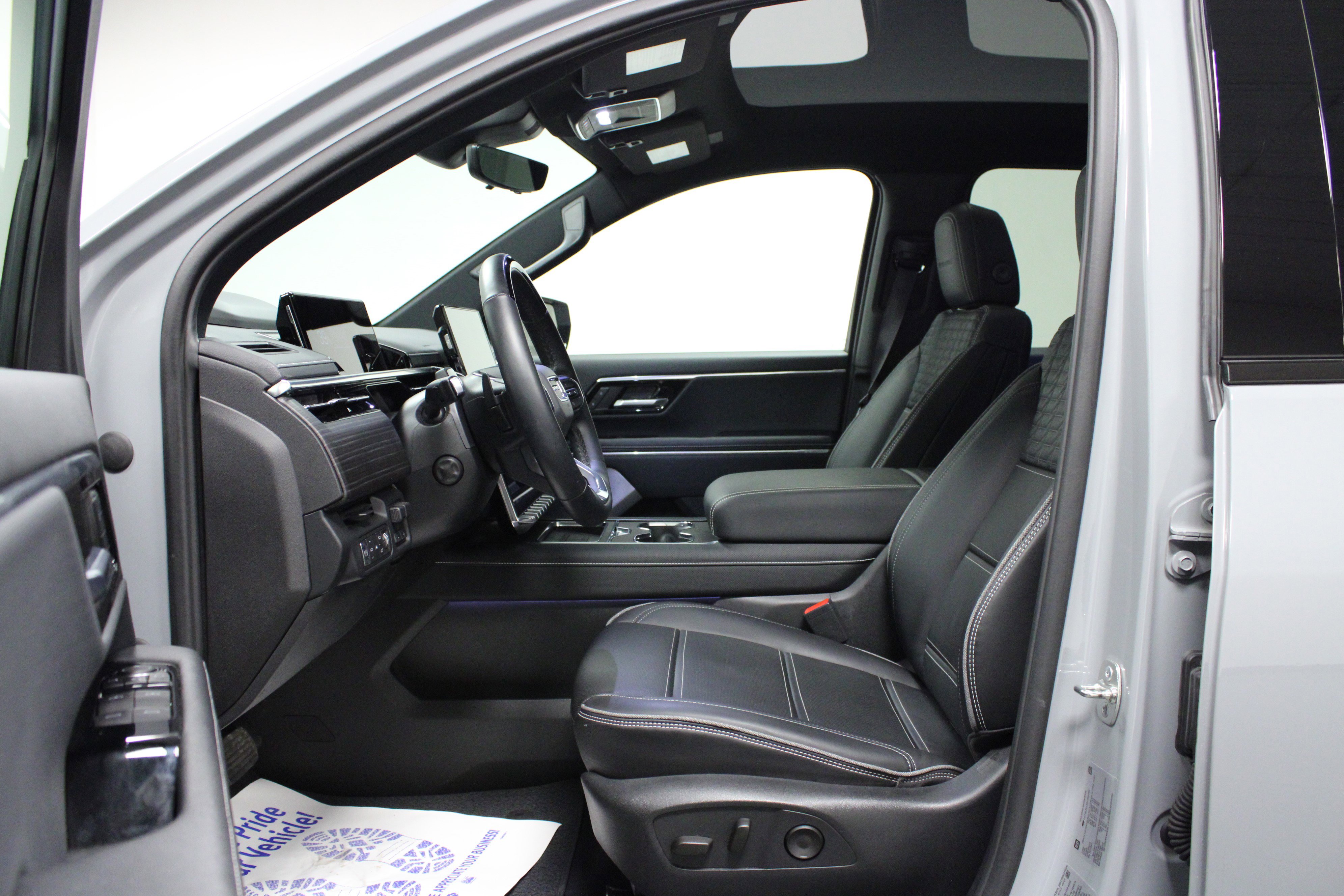 Used 2024 GMC Sierra EV Denali image 11