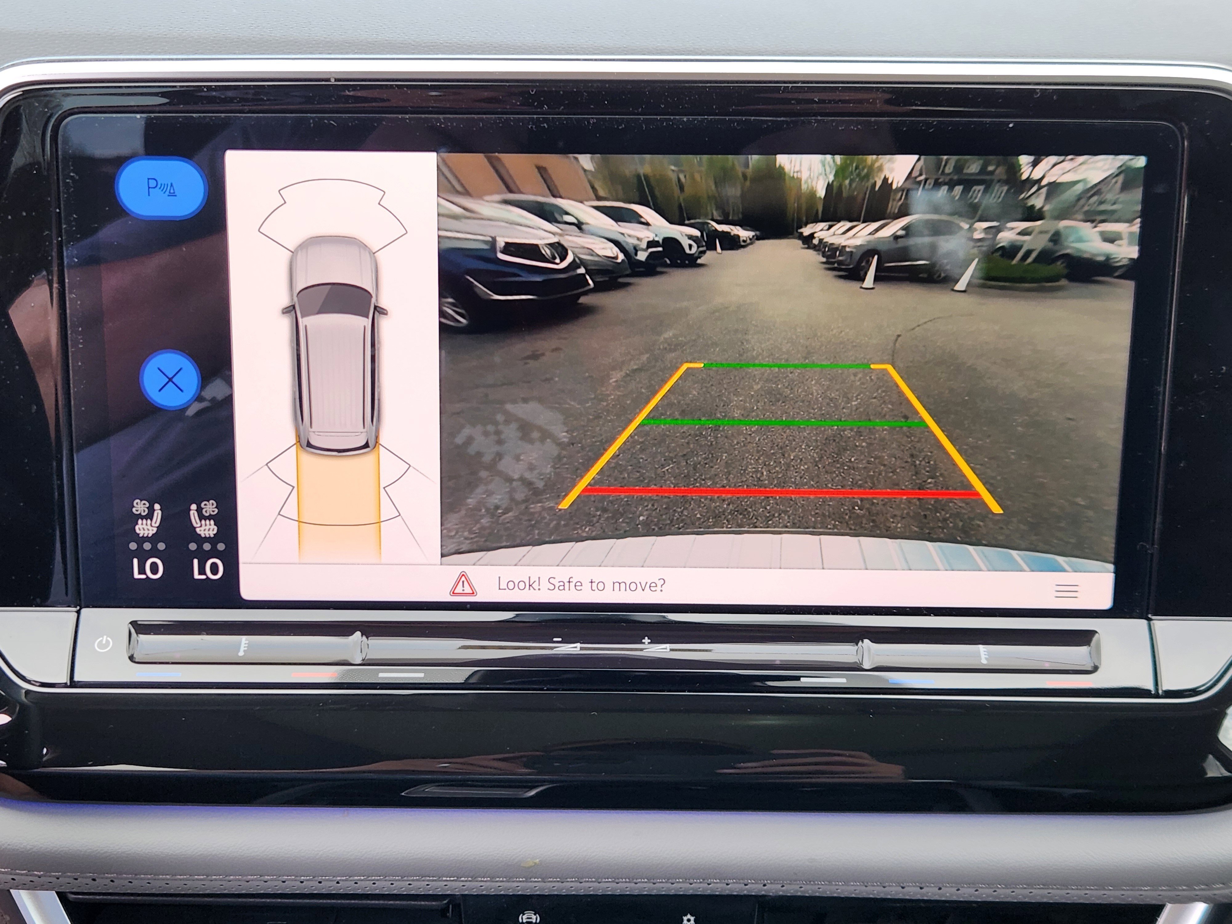 Certified 2025 Volkswagen Atlas Peak Edition SE AWD/4WD image 13