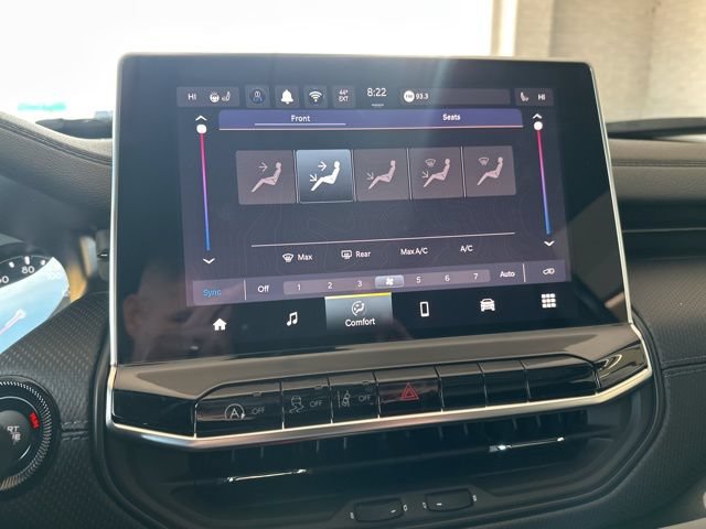 New 2026 Jeep Compass Latitude w/ Sun and Sound Group AWD/4WD image 22