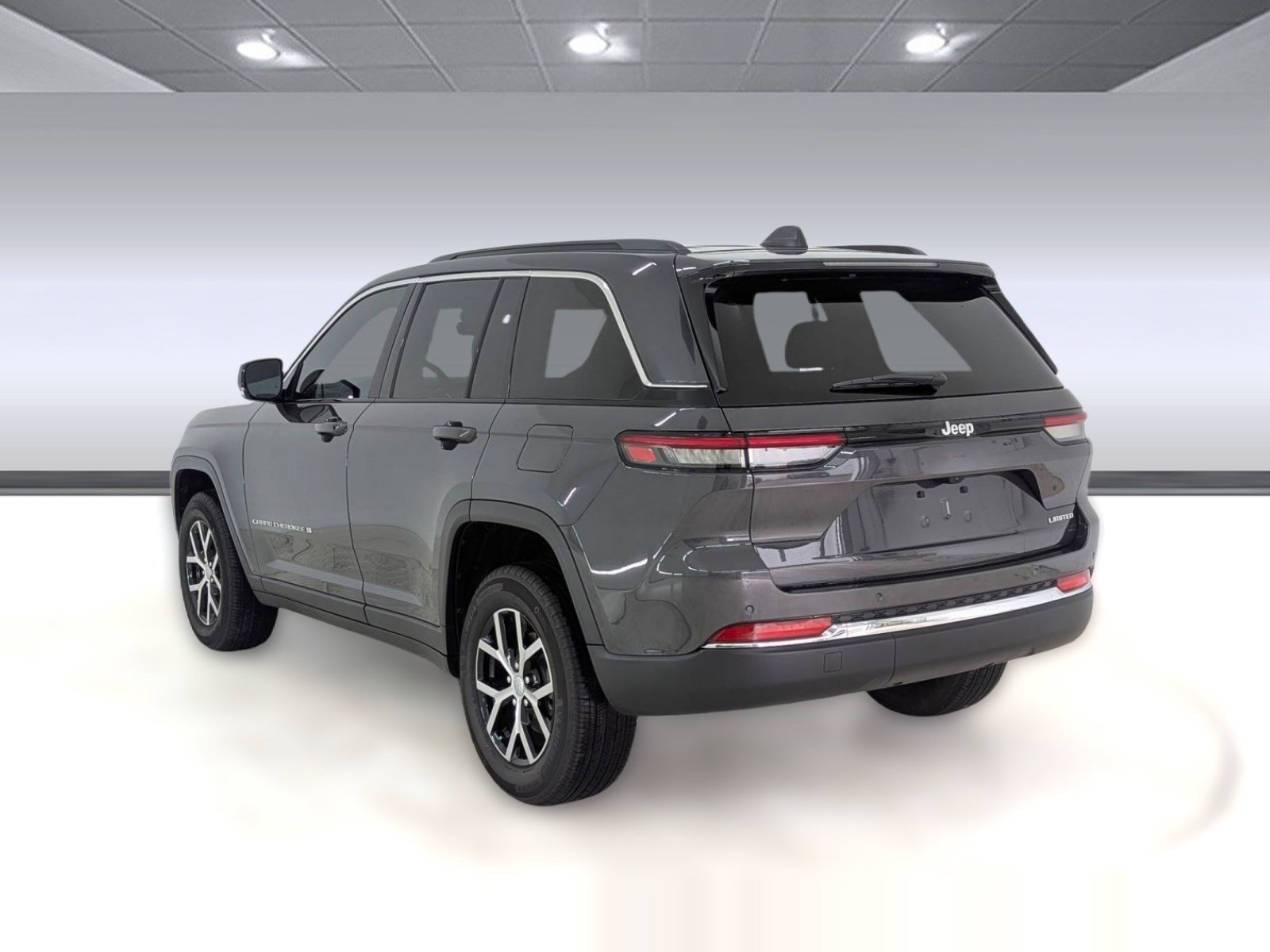 Used 2025 Jeep Grand Cherokee Limited RWD image 3