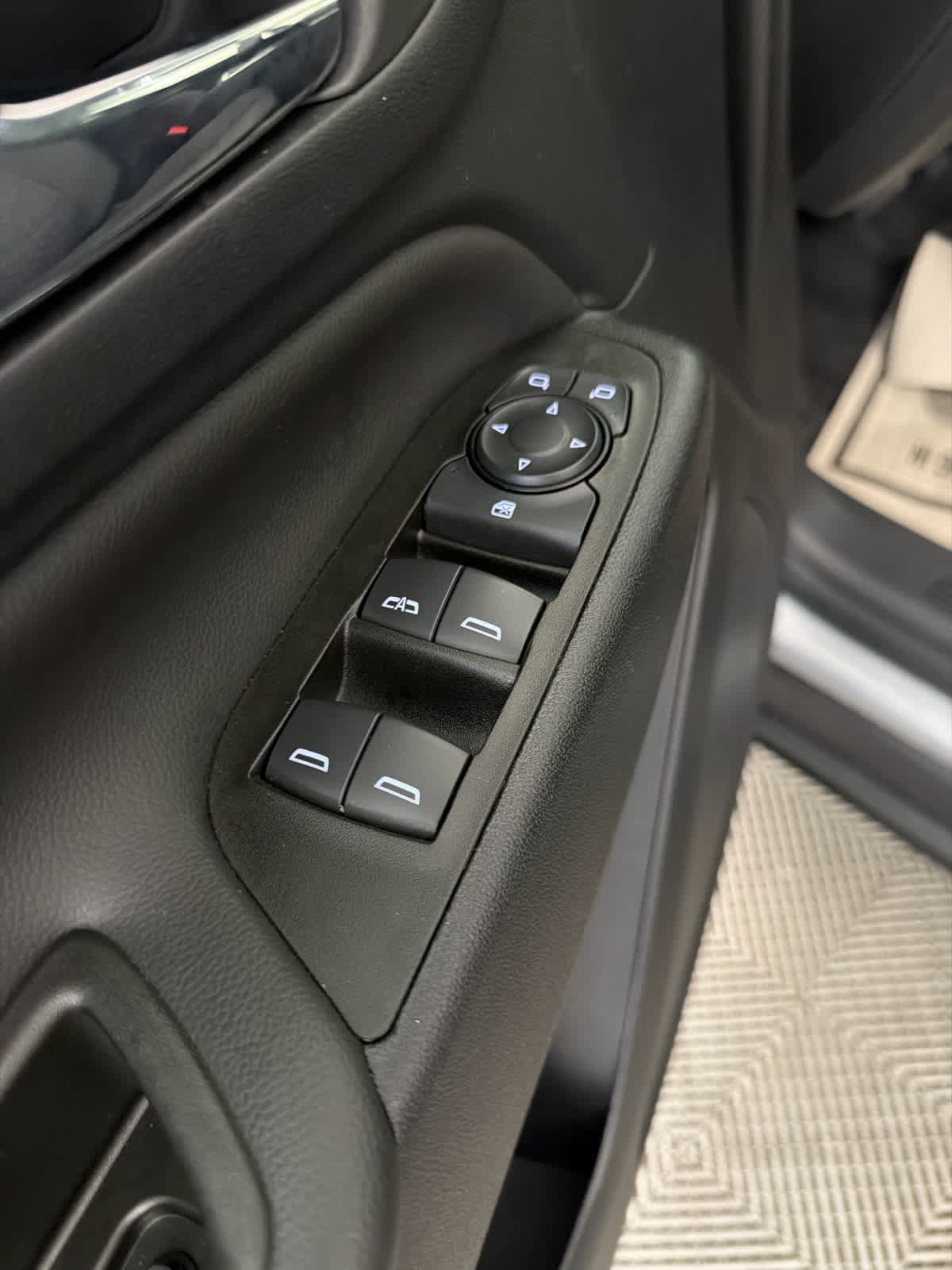 Used 2023 Chevrolet Equinox LT FWD image 23