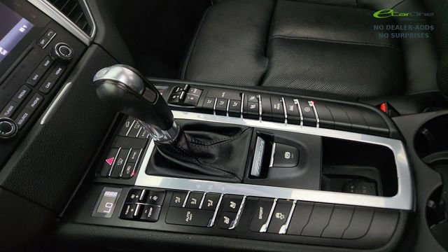Used 2018 Porsche Macan AWD/4WD image 46