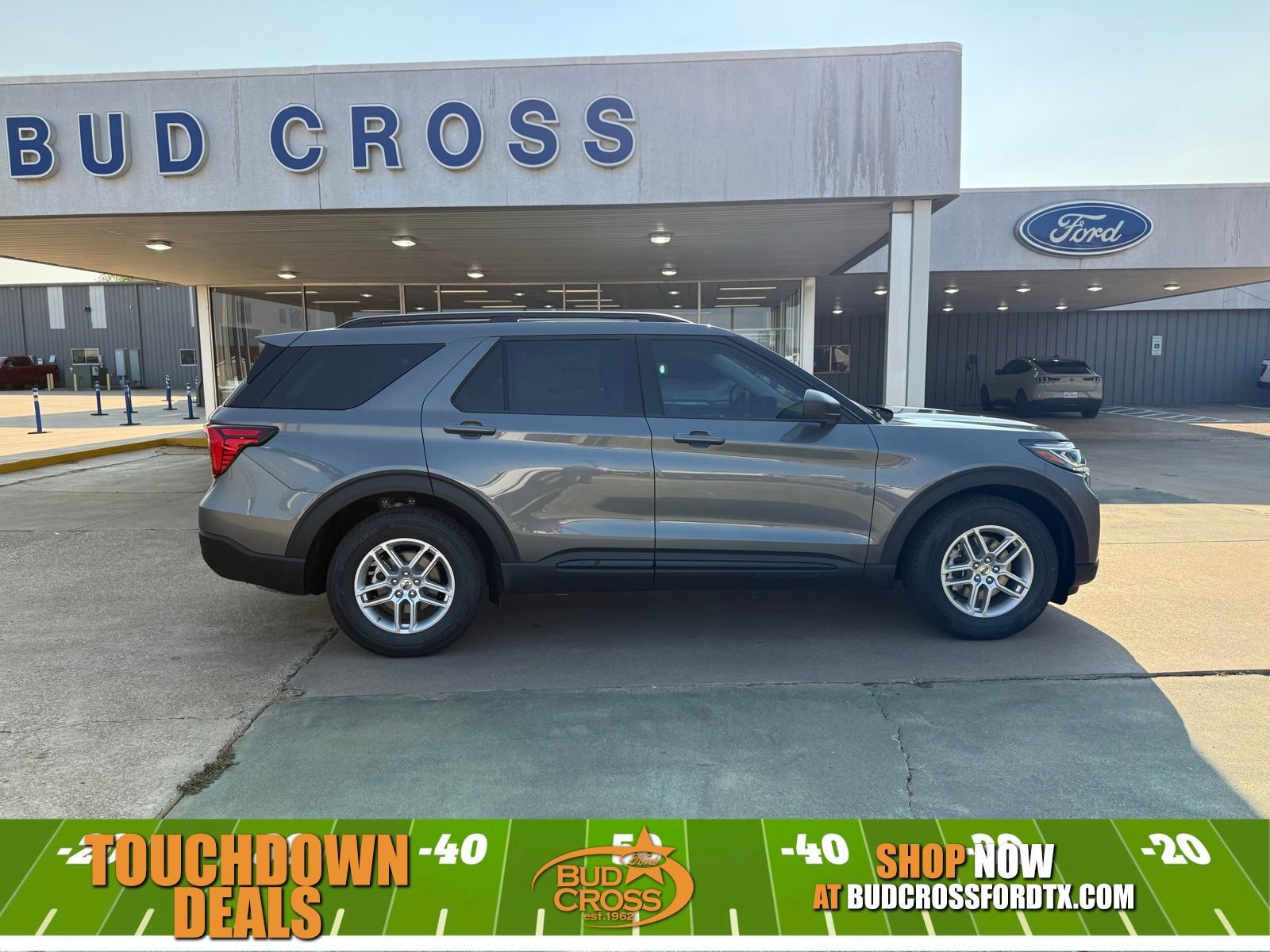 New 2026 Ford Explorer Active image 2