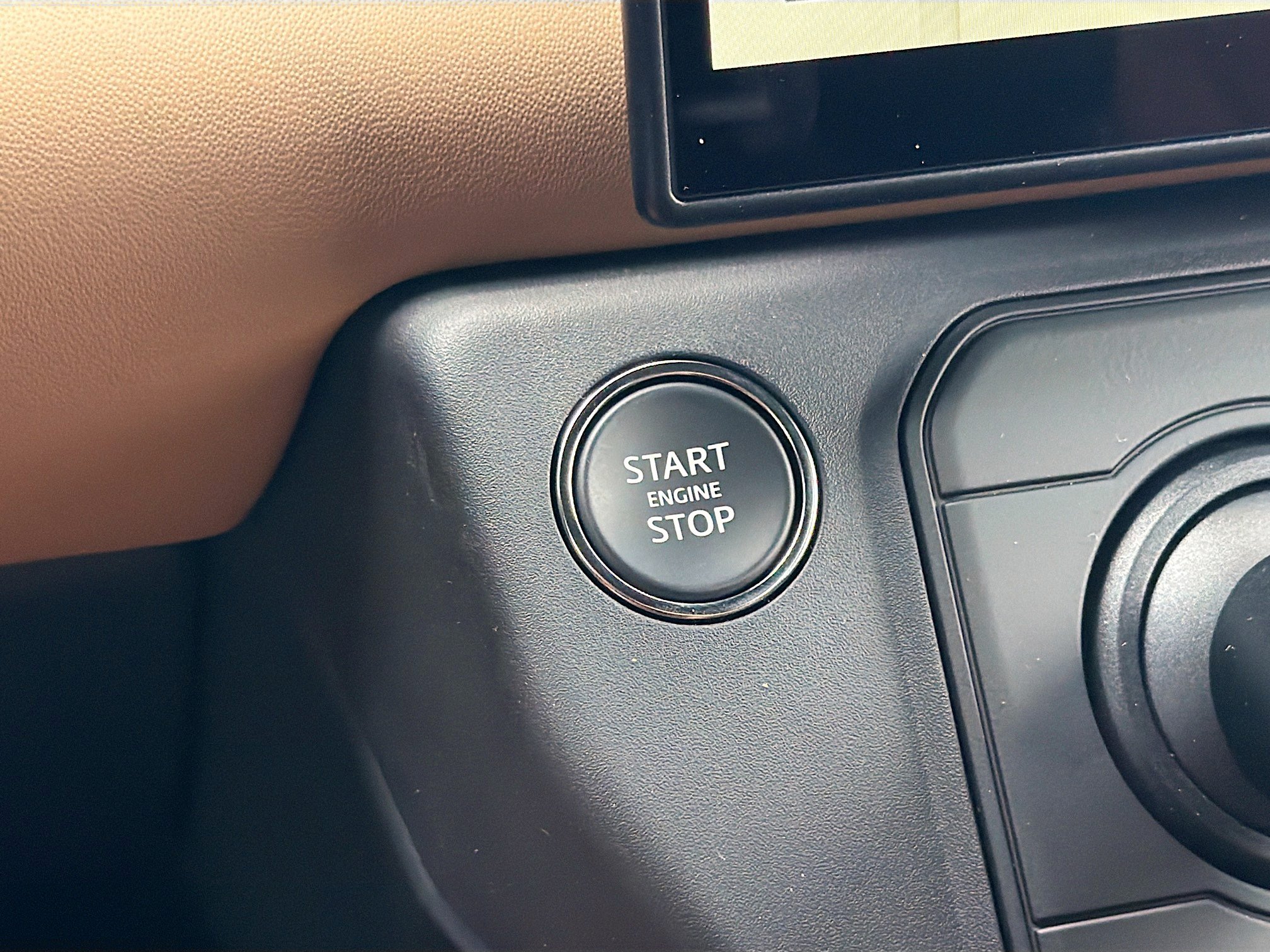 New 2026 Land Rover Defender 130 X-Dynamic SE AWD/4WD image 38