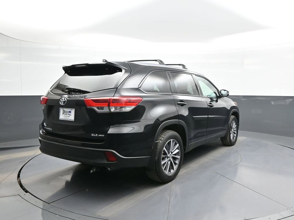 Certified 2019 Toyota Highlander XLE AWD/4WD image 6