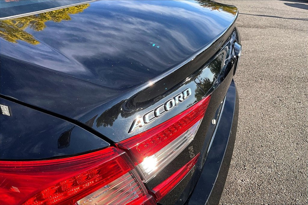 Used 2019 Honda Accord EX image 25