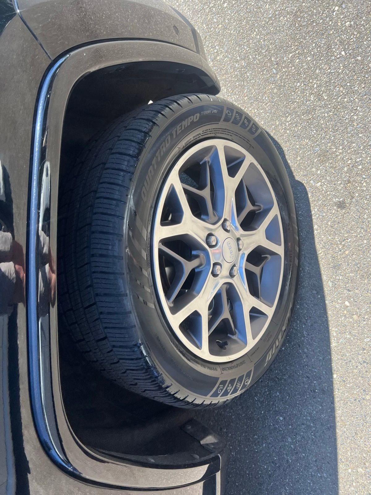 Used 2018 Jeep Grand Cherokee Limited AWD/4WD image 12