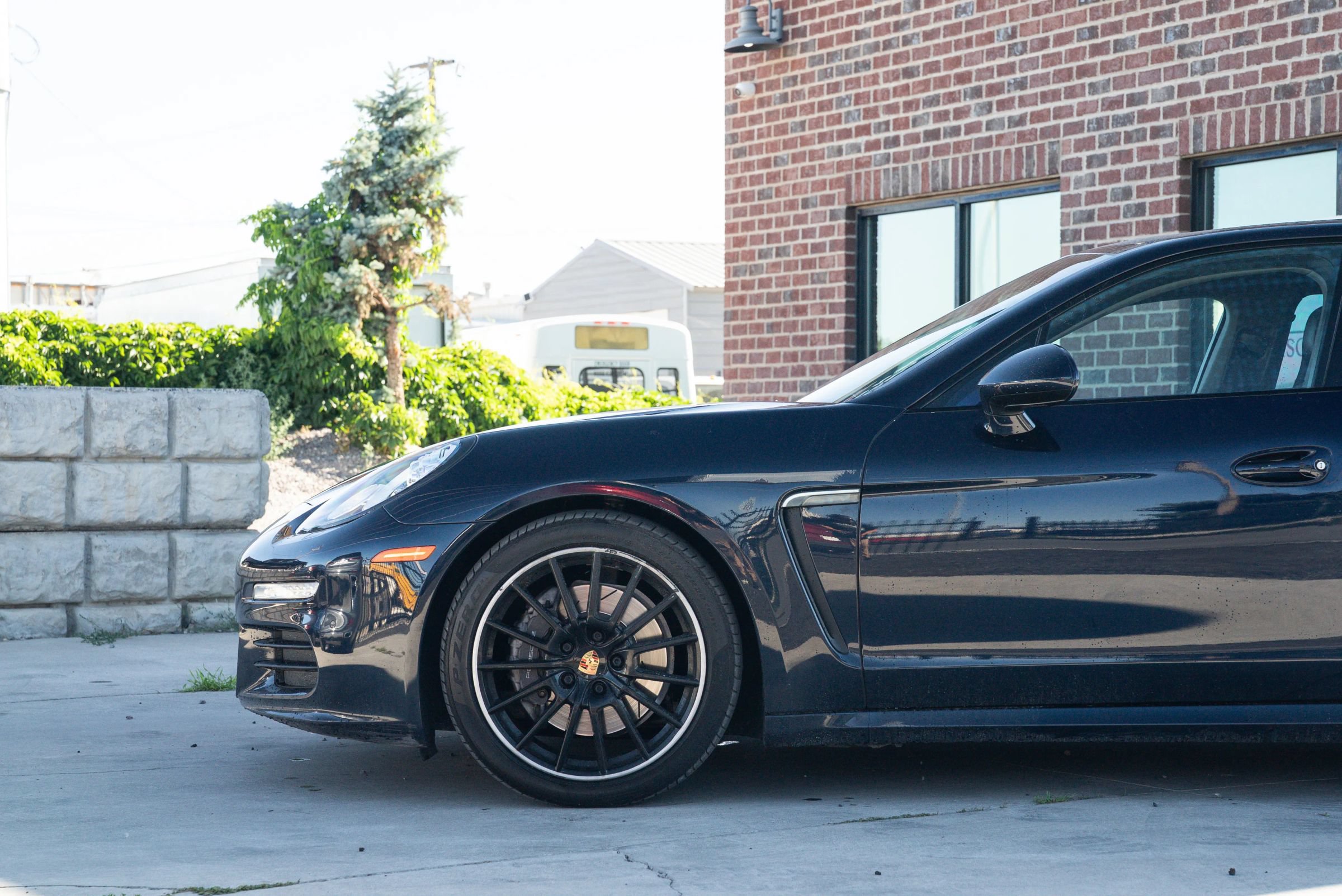 Used 2016 Porsche Panamera RWD image 4