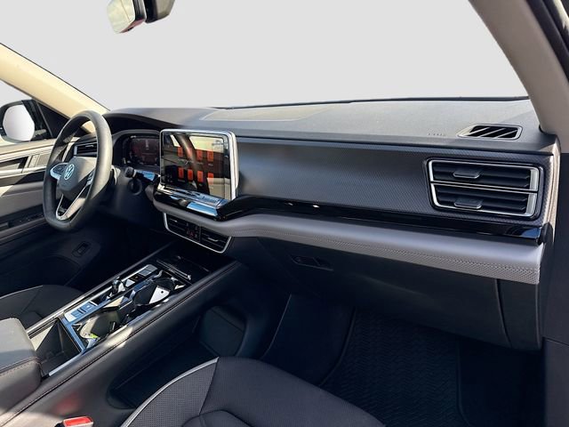 Used 2024 Volkswagen Atlas Peak Edition SEL image 32