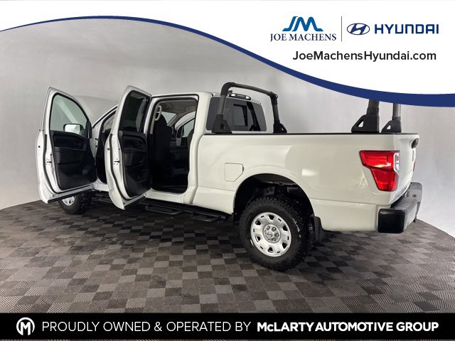 Used 2022 Nissan Titan S w/ HD Front GAWR Package image 18