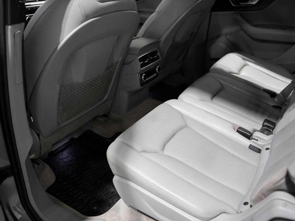 Used 2017 Audi Q7 3.0T Premium Plus w/ Premium Plus Package image 25