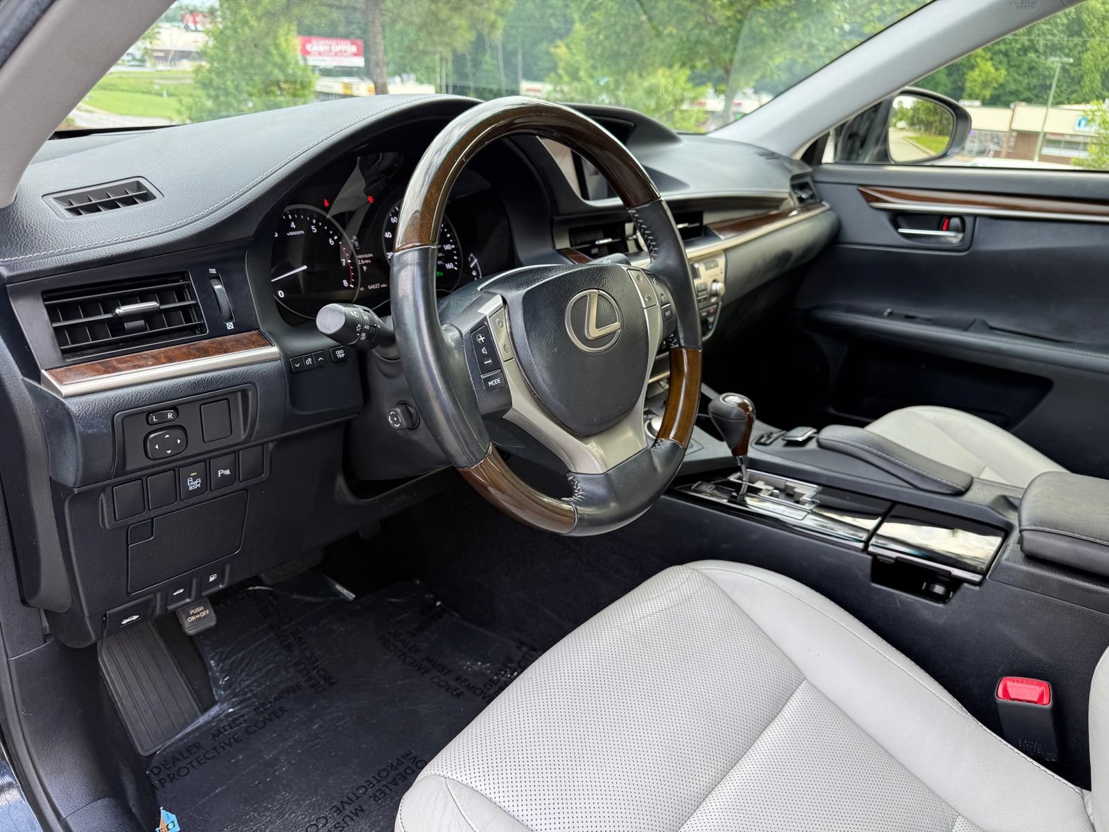 Used 2014 Lexus ES 350 w/ Luxury Package FWD image 21