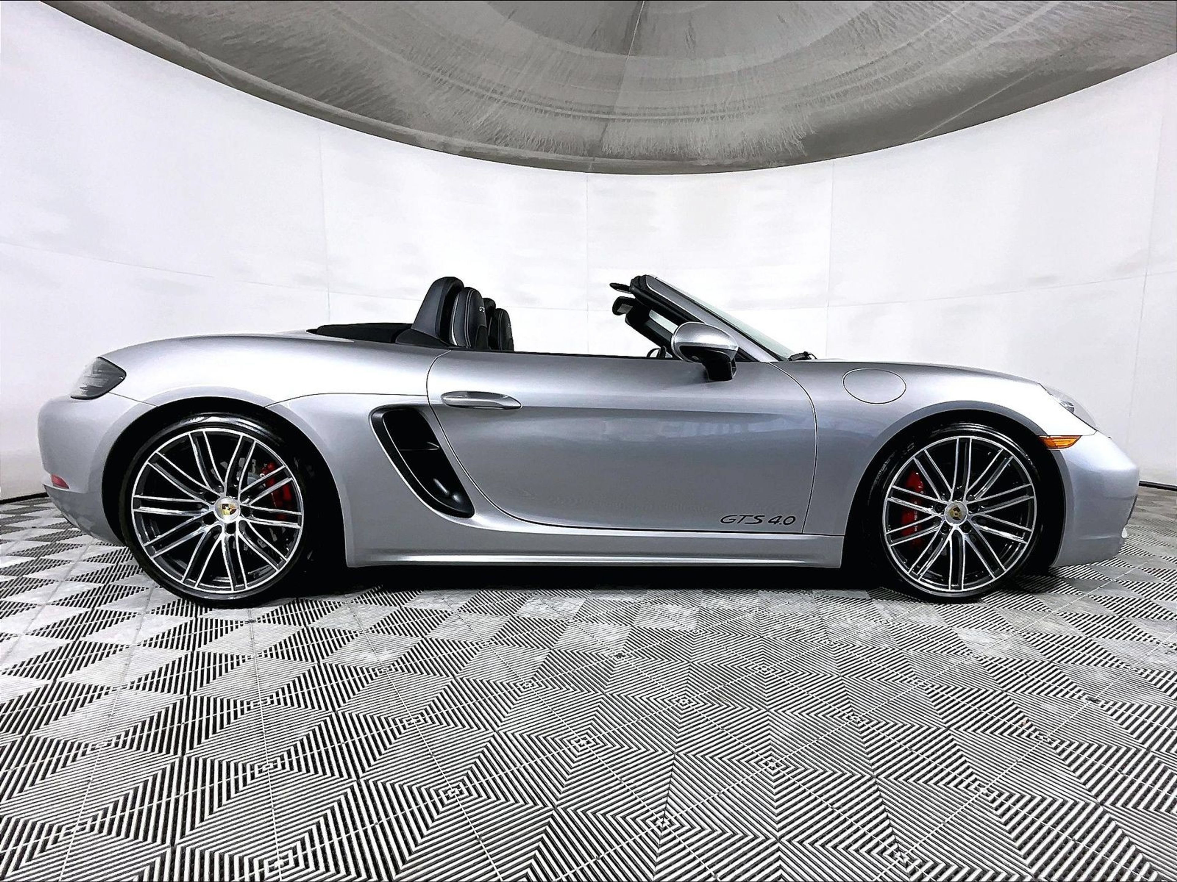 Used 2025 Porsche 718 Boxster GTS RWD image 8
