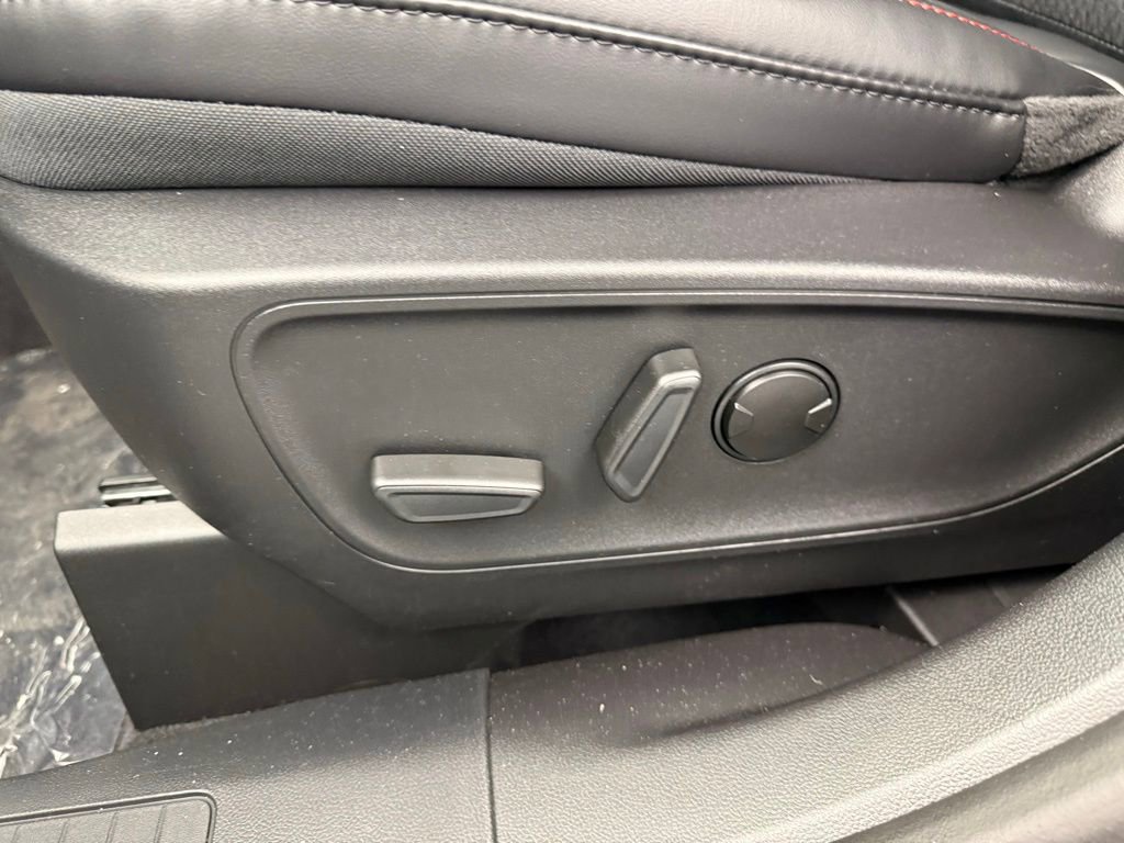 New 2026 Ford Escape ST-Line w/ Cold Weather Package AWD/4WD image 40